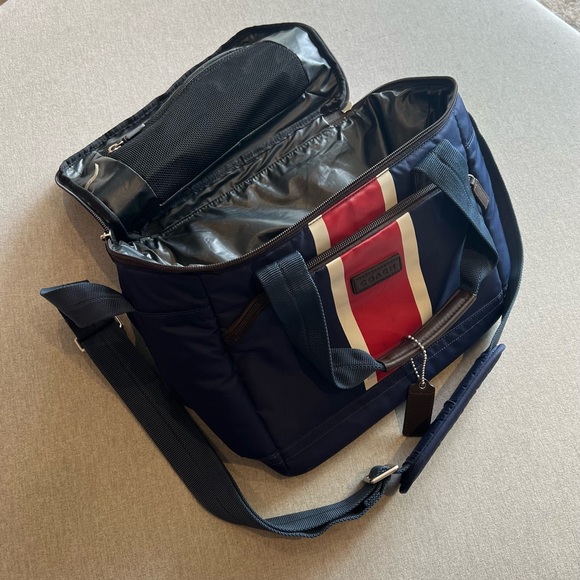 COACH COOLER- Blue with black interior and red and cream strip detail . - Picture 4 of 7